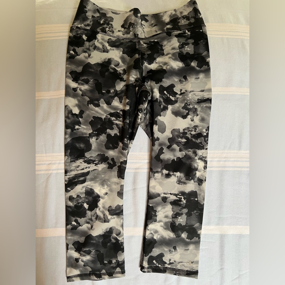 Champion Women’s Black and Gray Camouflage Leggings